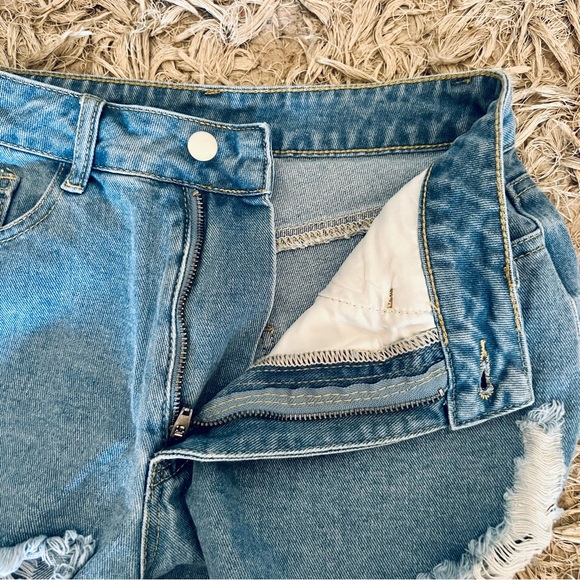NEW Super Frayed Denim Shorts - Picture 10 of 12